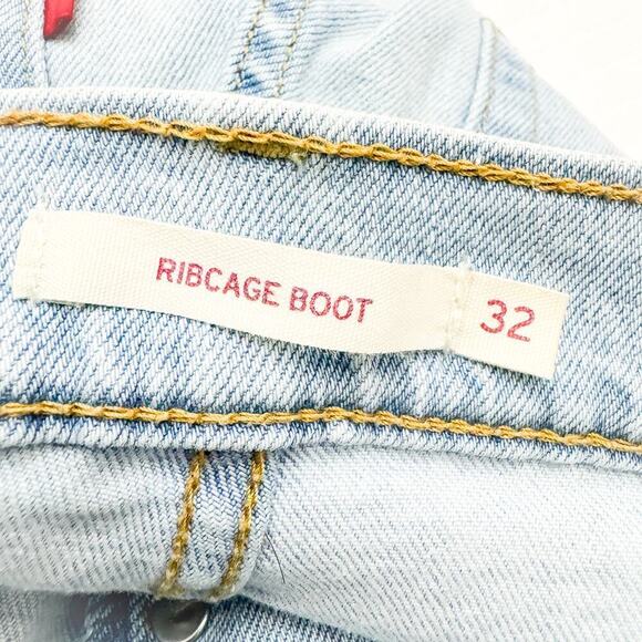 Levi's Ribcage Boot Light Wash Button Fly Denim Bootcut Jeans Size 32 - Picture 7 of 9